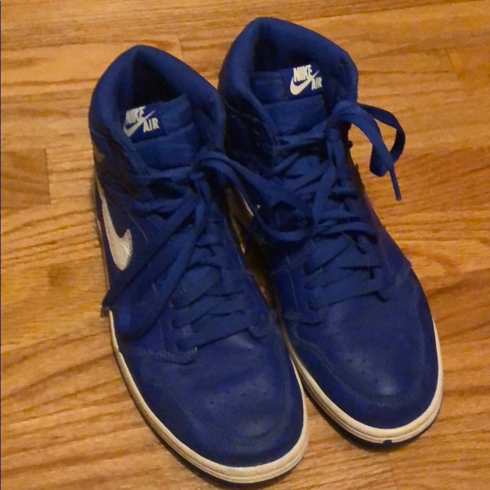 Air Jordan 1 Retro High Hyper Royal Blue